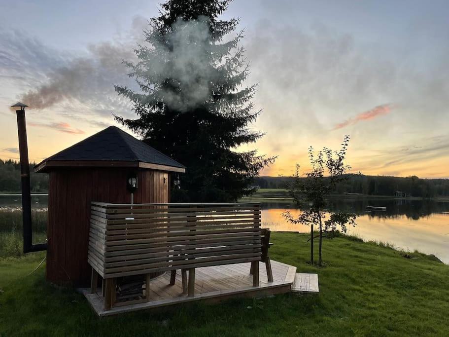 Mysig Stuga Med Sjoetomt, Naera Jaervsoebacken Экстерьер фото